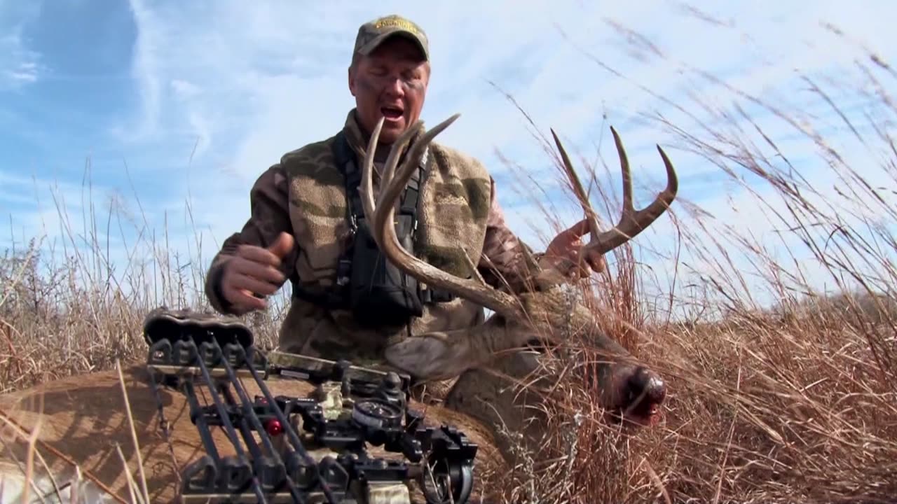 Bowhunting a Kansas Whitetail