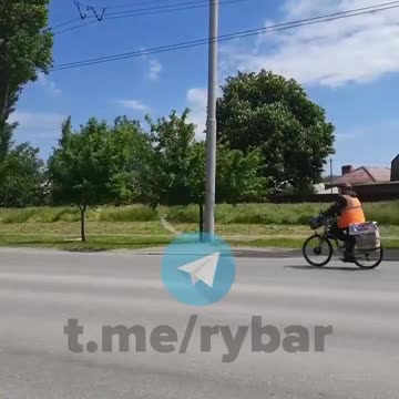 Jednotky ruské policie převážející zajatce z Azovstalu