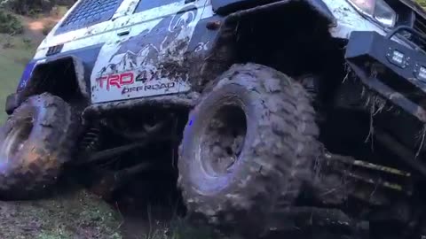 Land Cruiser -RJ7 Extreme Offroading