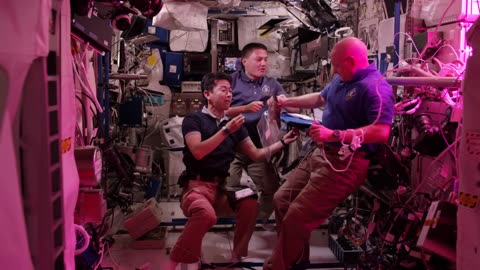 Space in 4K - First Lettuce Grown and Eaten in Space.
