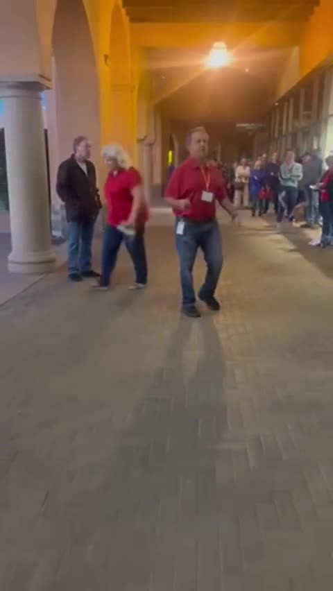 Maricopa County Tabulators are NOT WORKING, Voters Left Disenfranchised