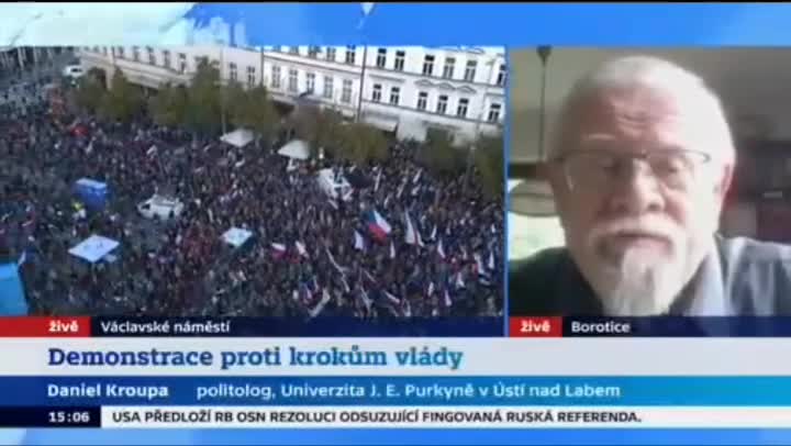 ČST jako za Husáka. Prý. Prý. Prý. Reportérka říká - zářijová demonstrace "přilákala" xxx lidí.