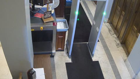 1017RSOB01DelAveADADoor_2021-01-06_06h58min20s480ms.mp4