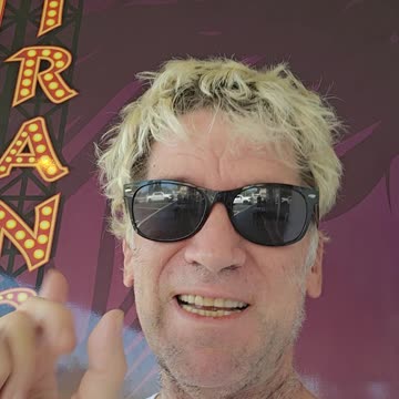 I've put on my sunglasses!