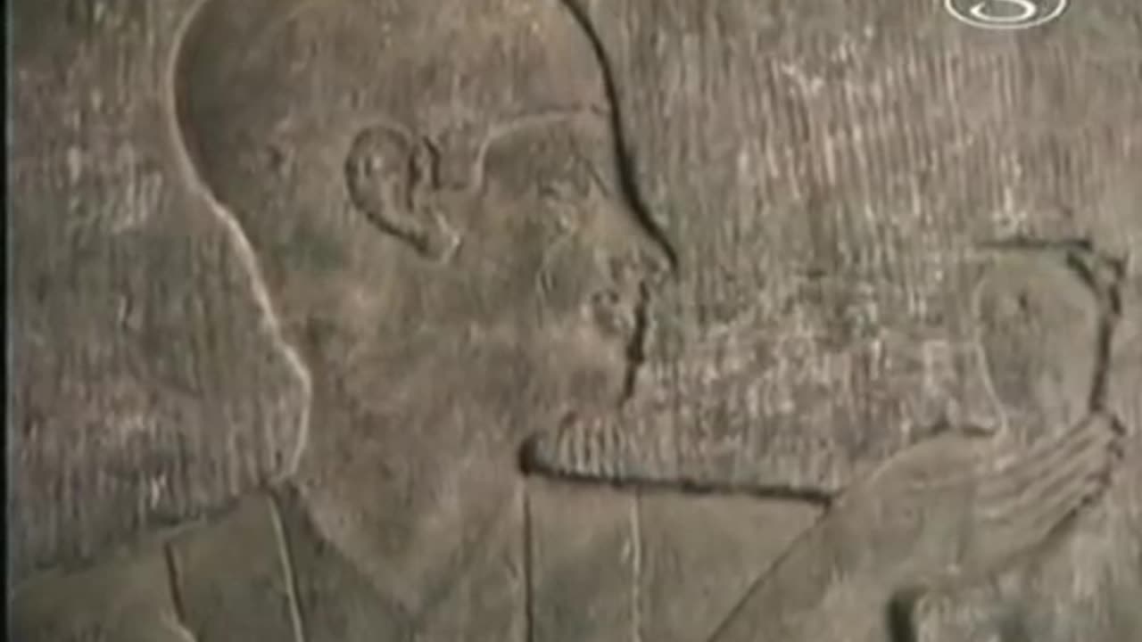 okem-boha-hora-6-sakkara-kvantovy-stroj