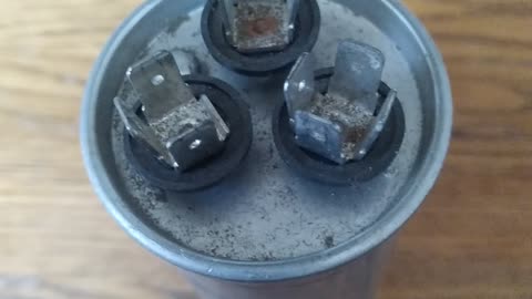 Circumspectly handle HVAC Capacitor?