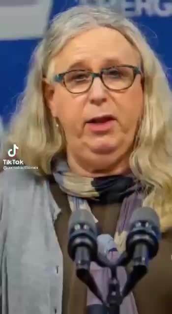 Is he playing 2 rolls? This looks real