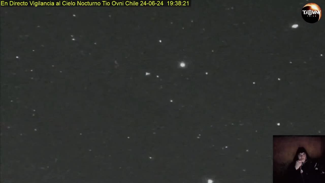 3 Unidentified Flying Objects Captured Live in the Night Sky Uncle UFO Chile this 06-24-24