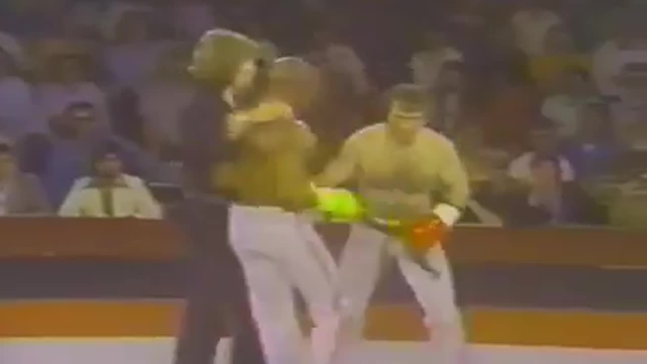 Bill Superfoot Wallace Vs. Jem Echolas