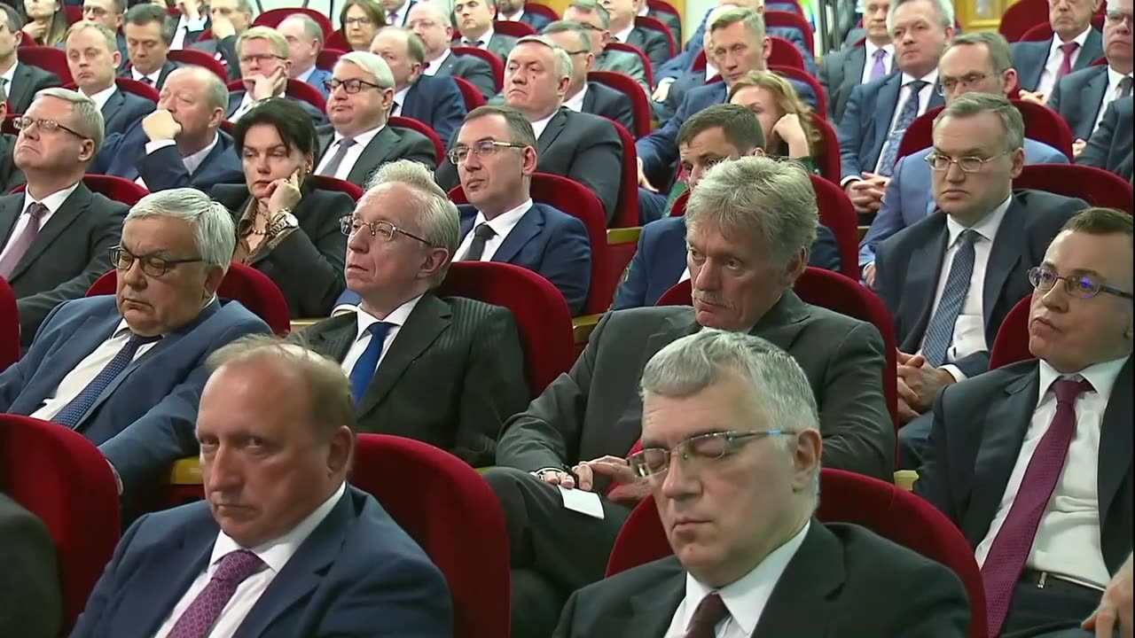 Friedensbedingungen in der Ukraine - vollständige Rede von Wladimir Putin