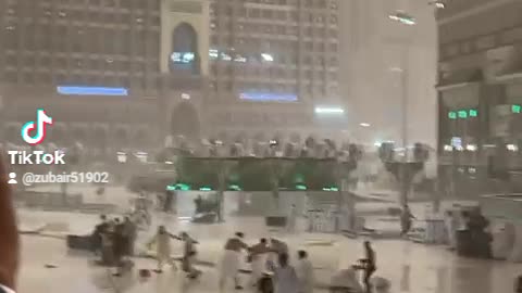 Heavy Rain in Makkah