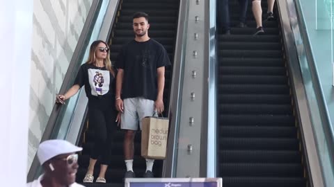 Touching Hands on the Escalator! Man Edition!