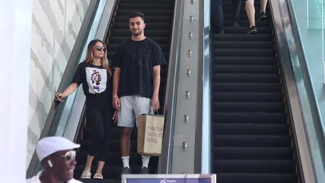 Touching Hands on the Escalator! Man Edition!