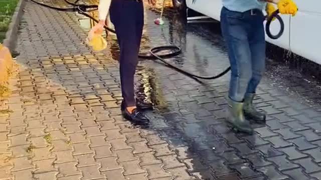 Cleaning bus