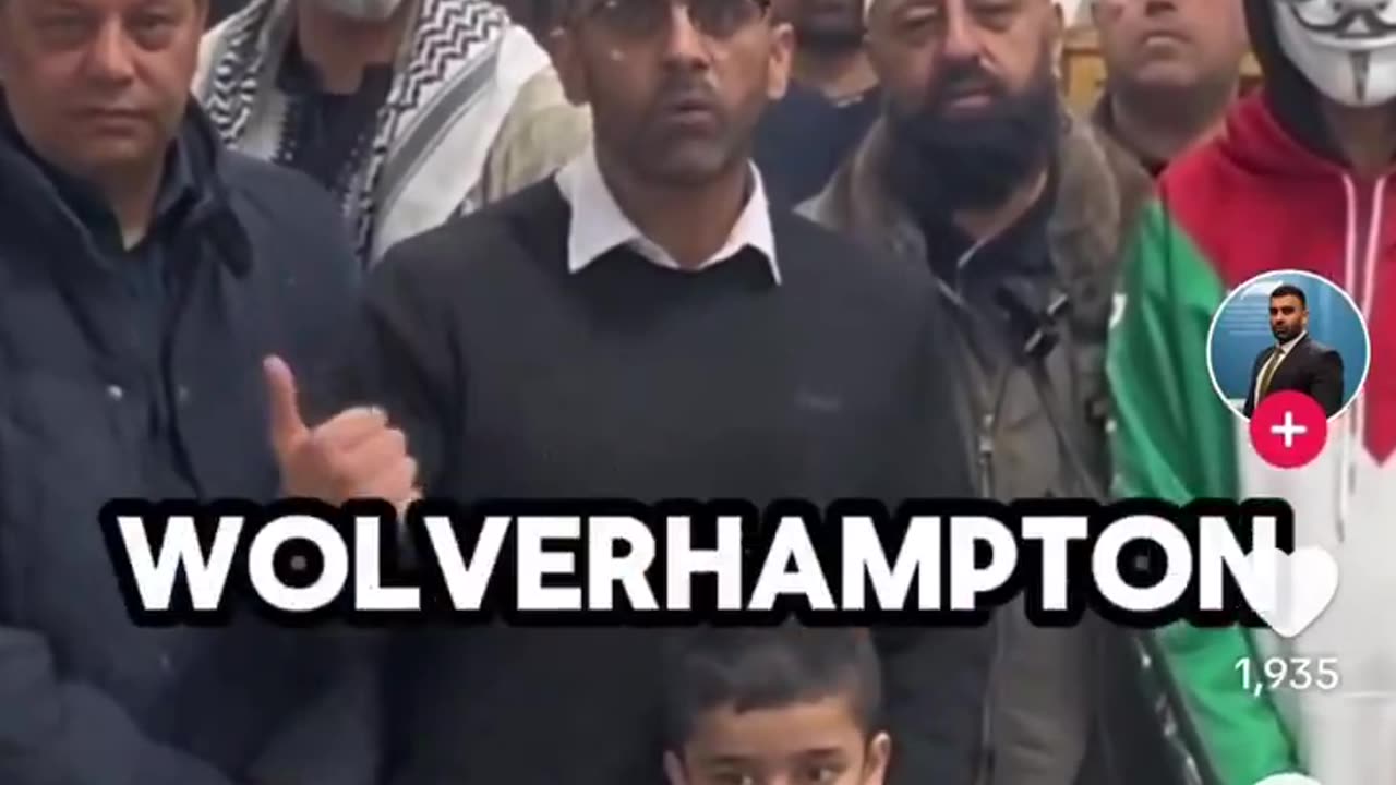 Muslims are taking over the uk and using the Gaza war and death as their sick motivation.