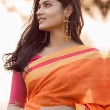 শাড়ীতে,, বাংলা নাটকের সেরা ও সুন্দরী অভিনেত্রী তাসনিয়া ফারিন...