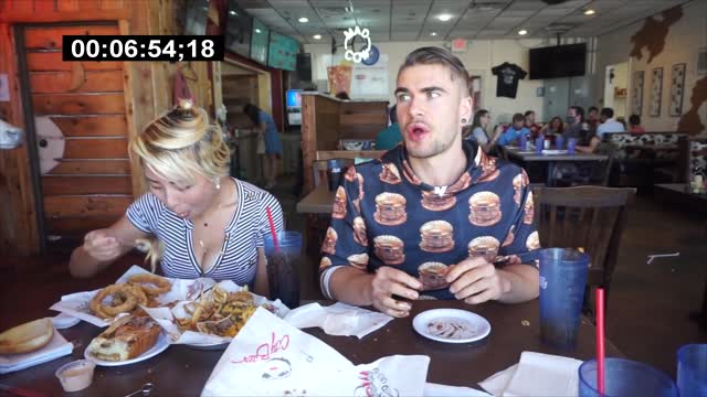 CRAZY BURGER CHALLENGE IN OKLAHOMA CITY | Delicious "Six Shooter Burger" | Man Vs Food