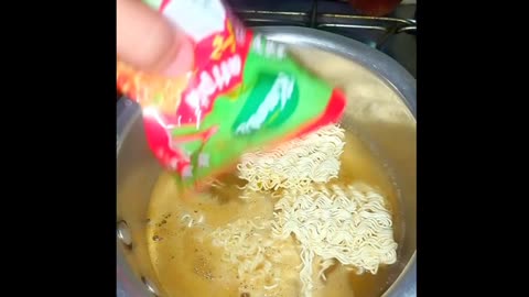 Making of A tasty knorr noodles 🙌🍜