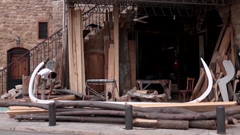 Lebanese boat maker keeps tradition alive