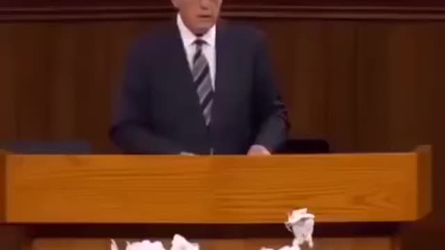 The truth is coming out! There is no pandemic!