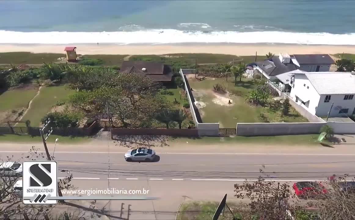 Casa em Itajuba Pé na Areia com área de terreno de pouco mais de 1200m²