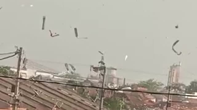 Tornado near Ipoh.