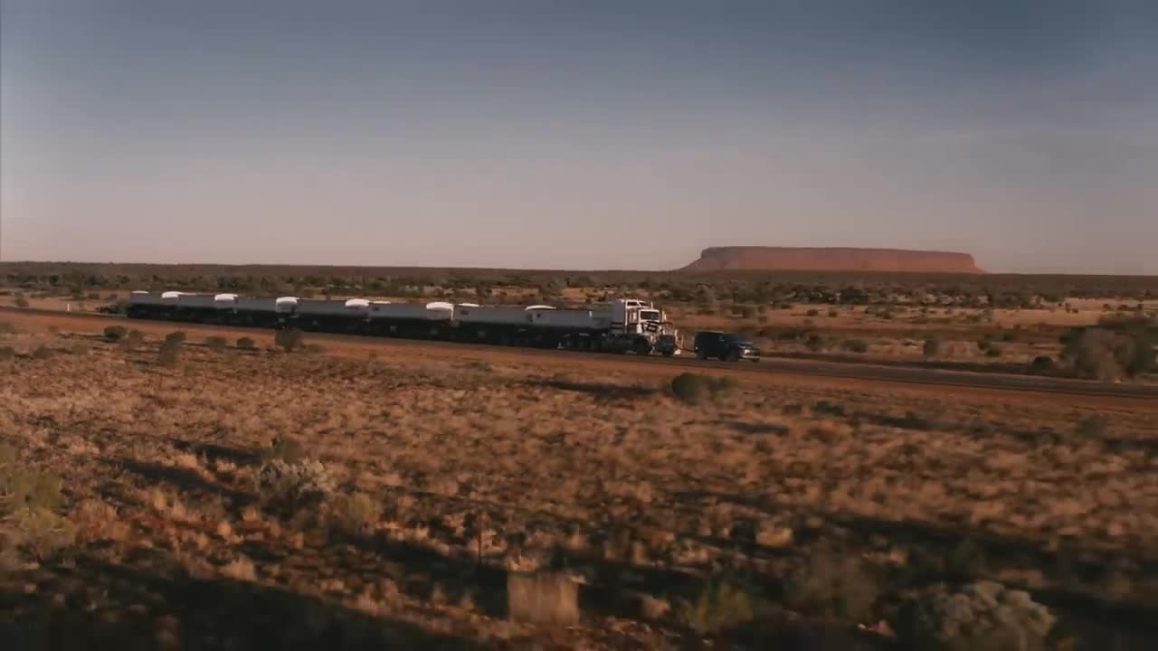 Land Rover Discovery Tows 110 Tonne Road Train