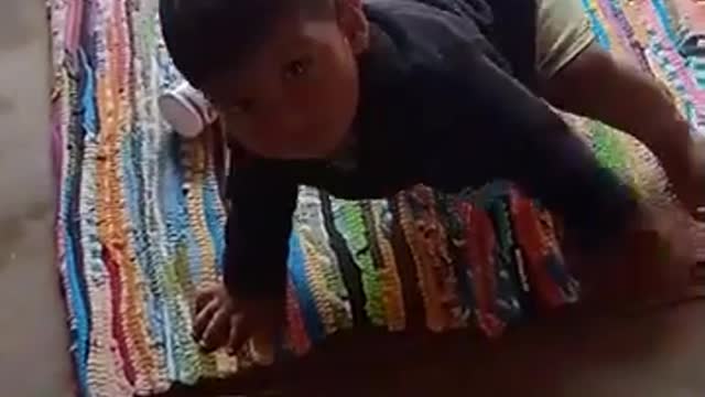 बच्चा चार पैर में चलता हुआ ब्लॉग वीडियो l Little children Vlogs videos