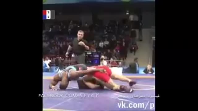 Wrestler made the referee to intervene