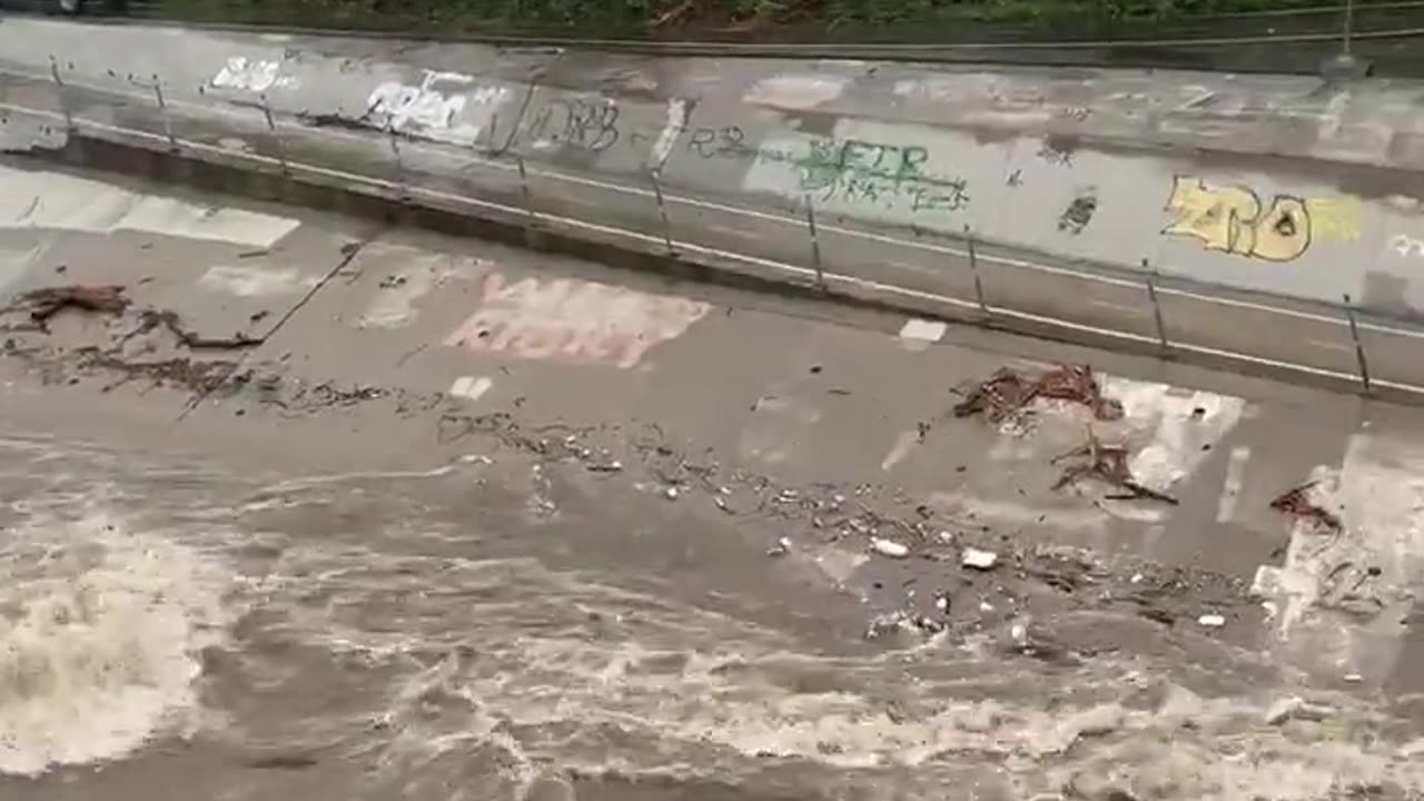 The LA River is definitely rivering