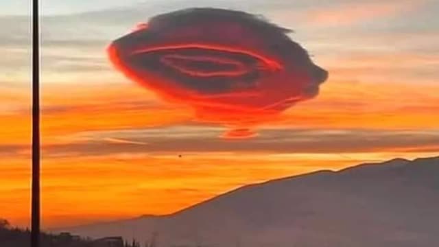 nuvem lenticular capturada em Bursa, Turquia.