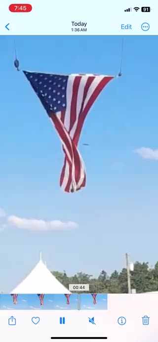 Unidentified flying object with spheres was sighted during the attempted assassination of Trump