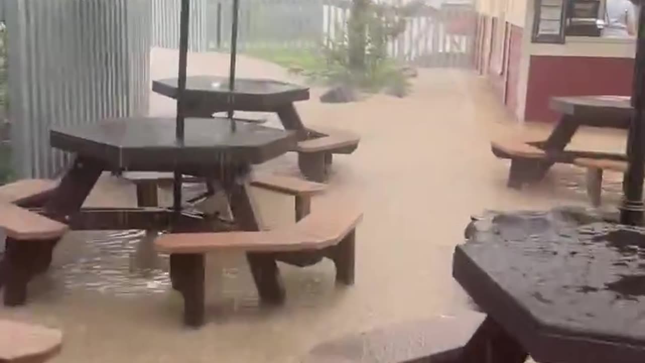 Heavy Rain caused flooding at Dollywood in Tn yesterday.