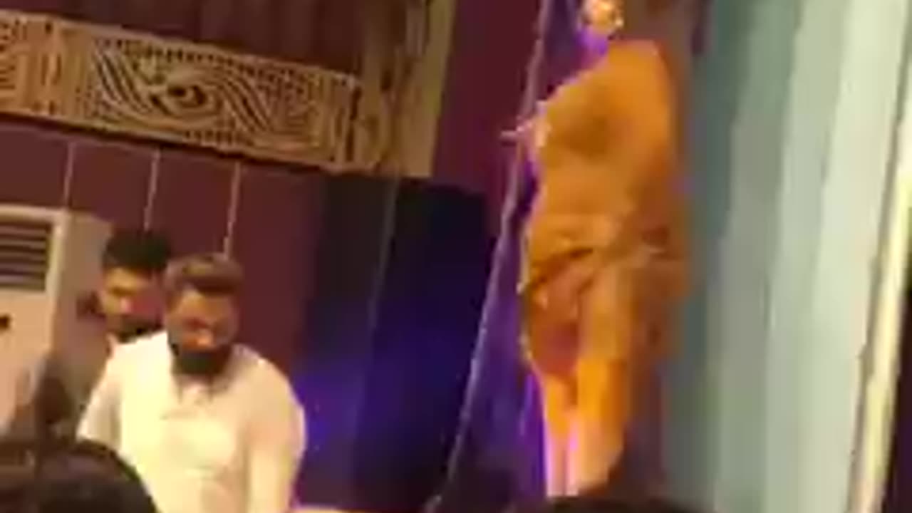 Hot mujra Sheeza butt