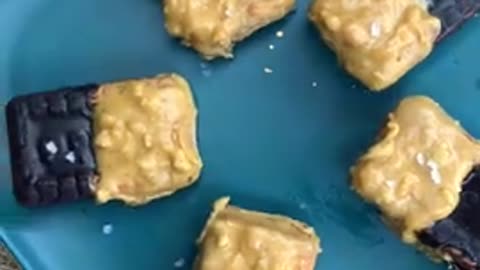 chocolate and peanut butter sandwich | quick and easy chocolate and peanut butter sandwich #shorts