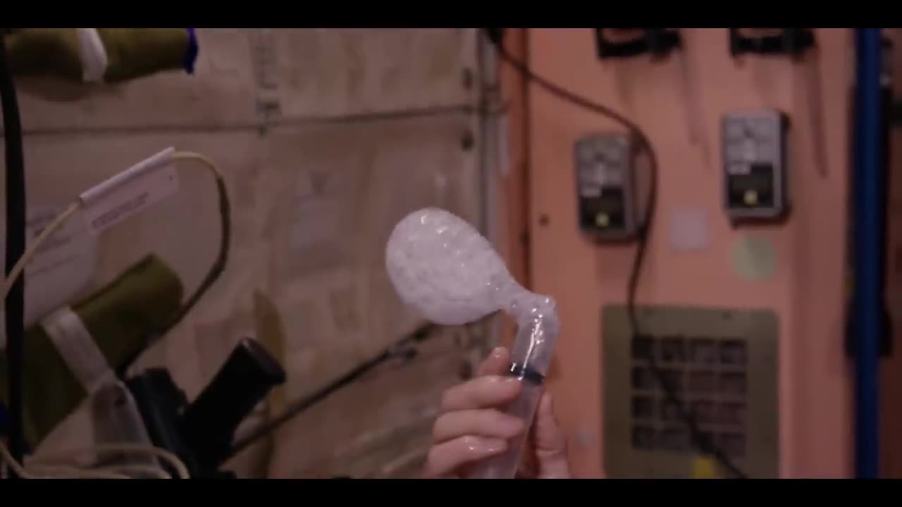 Astronauts Use 4K Camera to Capture Stunning Footage of Fluid Behavior in Space