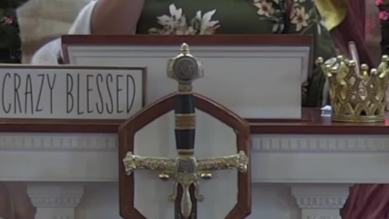 Jesus is the way. // Jesús es el camino.