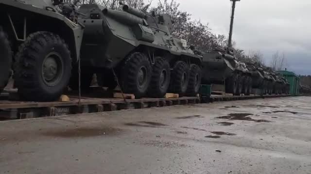 A batch of new BTR-82A, BTR-80K, armored medical and recovery vehicles