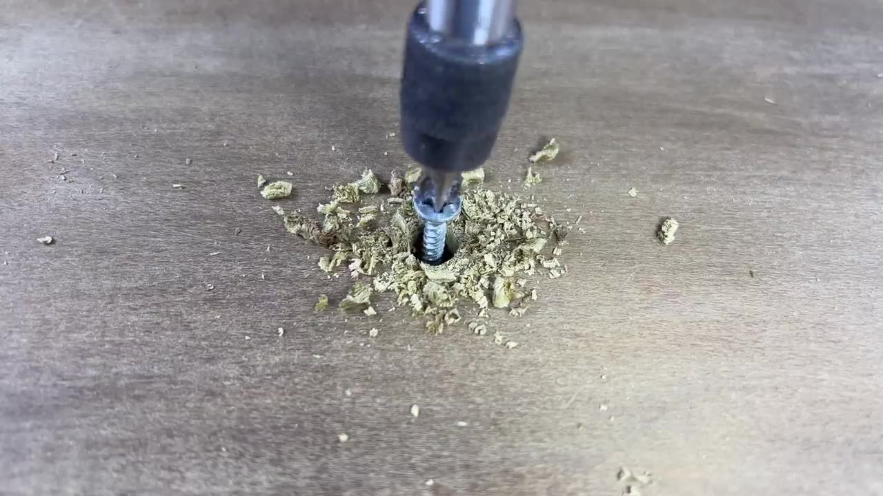 Chemical reaction of super glue and saw dust _ First aid for damaged wood [Woodw