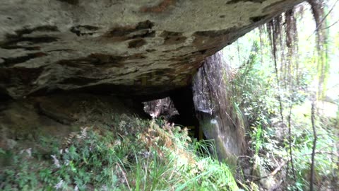 WALKABOUT CAVES OVERHANG