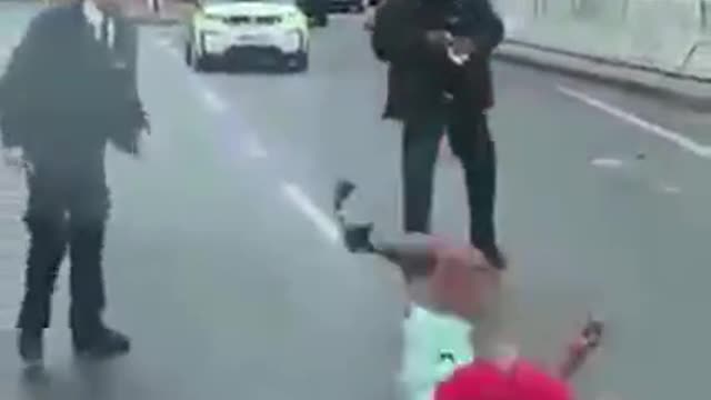 Tased 3 times then he jumps off thames bridge ! died in hospital