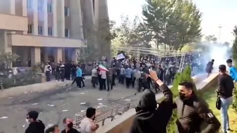 Iranians defy protest ultimatum despite crackdown
