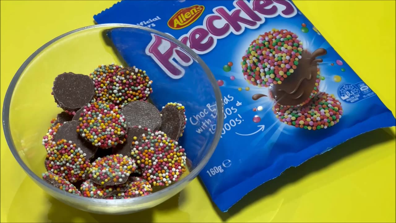 Allens Freckles Packshot vs Product