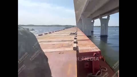 There is a pontoon bridge at Antonovsky finally, but most likely, not for long,