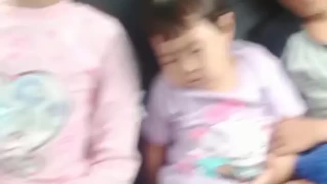Sleepy baby in the car is so cute👶🌻