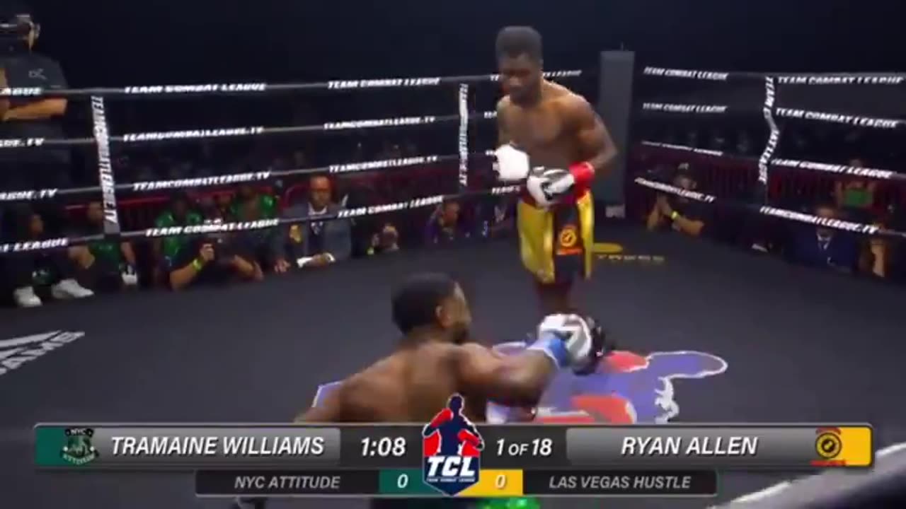 PROFESSIONAL BOXER SUFFERS SEIZURE IN MIDDLE OF FIGHT