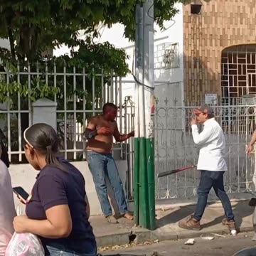 hombre casi lo linchan