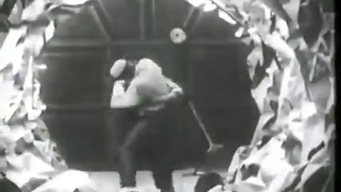 Movie From the Past - The Tunnel Workers - 1906