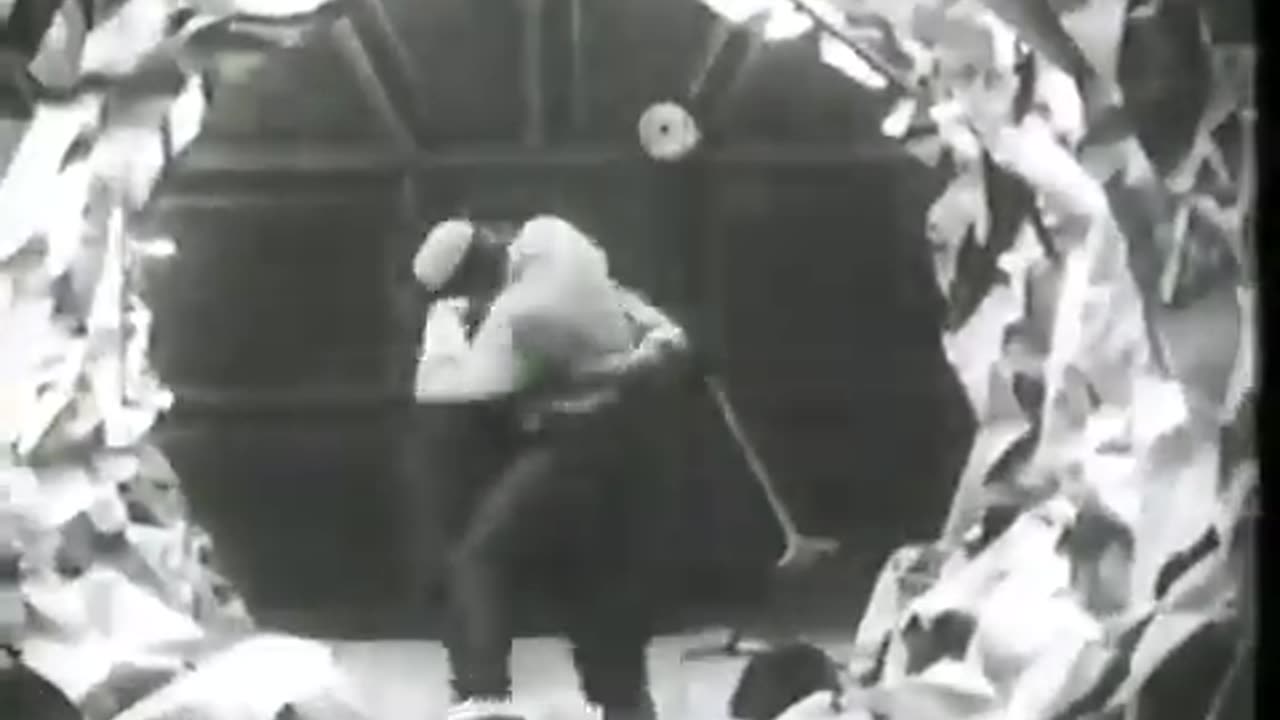 Movie From the Past - The Tunnel Workers - 1906