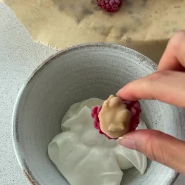 PB&J frozen yoghurt bites